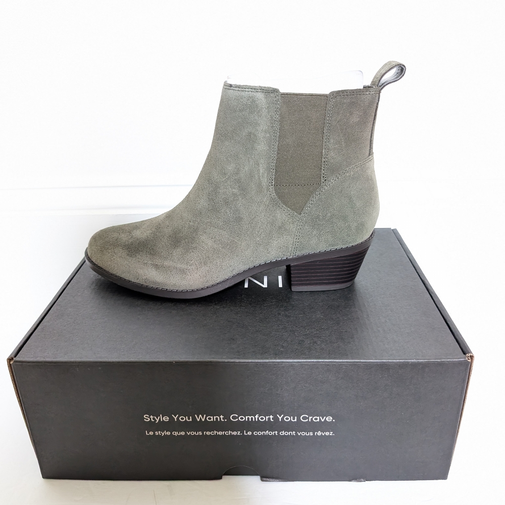 Vionic Water-Repellent Suede Ankle Boots Roseland Size 8M Olive NEW IN BOX